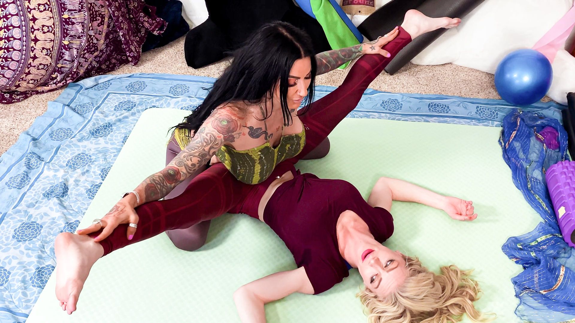 Yoga Cunnilini – Cunnilini Yoga – Girlsway